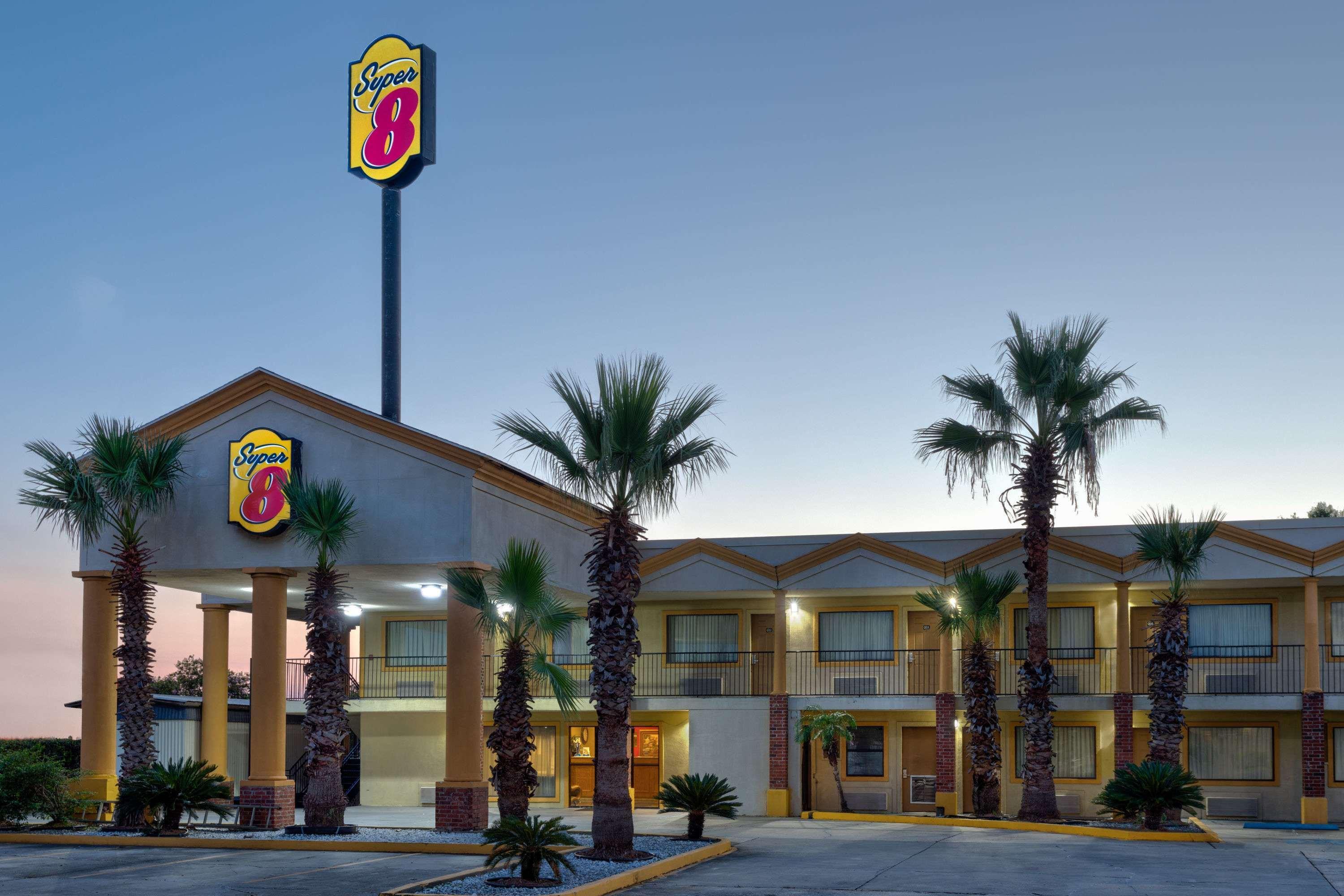 Super 8 By Wyndham Breaux Bridge Motel Екстериор снимка