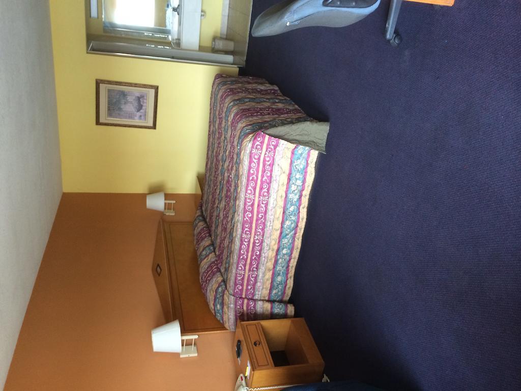 Super 8 By Wyndham Breaux Bridge Motel Екстериор снимка