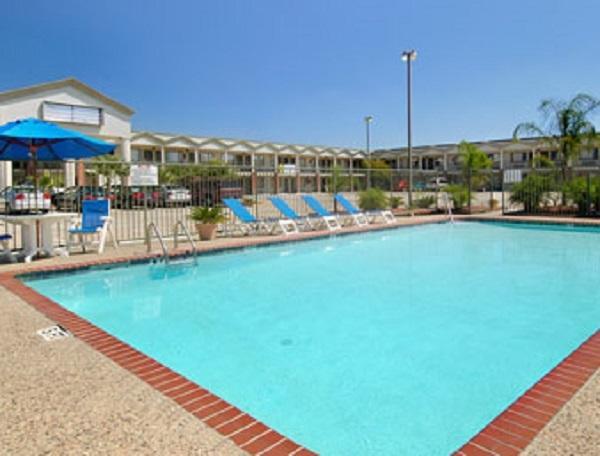 Super 8 By Wyndham Breaux Bridge Motel Съоръжения снимка