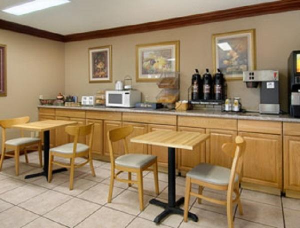 Super 8 By Wyndham Breaux Bridge Motel Ресторант снимка